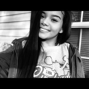 Meet your Posher, Jade